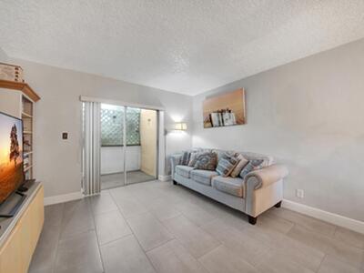 2812 S Garden Drive, Lake Worth, FL 33461