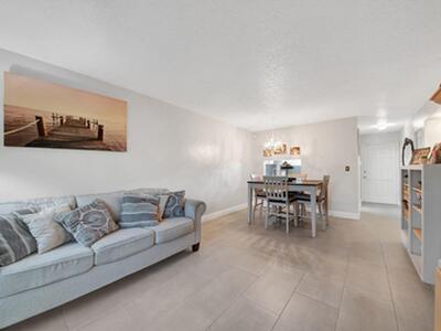 2812 S Garden Drive, Lake Worth, FL 33461