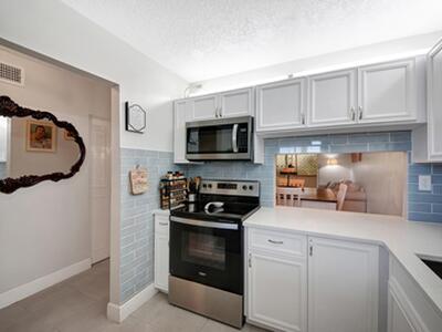 2812 S Garden Drive, Lake Worth, FL 33461