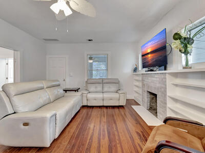 320 SE 4th Avenue, Delray Beach, FL 33483