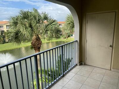 400 Uno Lago Drive, Juno Beach, FL 33408