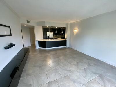 400 Uno Lago Drive, Juno Beach, FL 33408