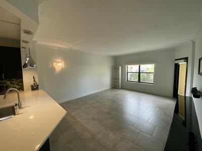 400 Uno Lago Drive, Juno Beach, FL 33408