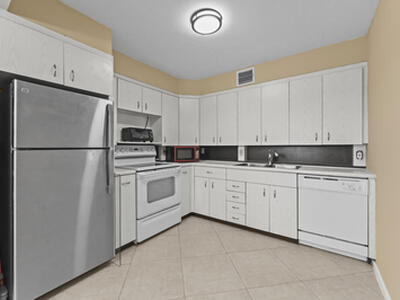 3046 Newcastle C, Boca Raton, FL 33434