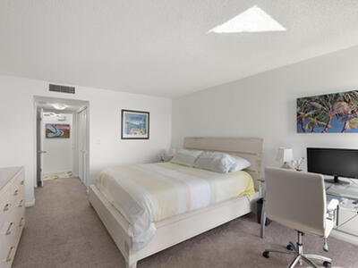 5550 N Ocean Drive, Singer Island, FL 33404