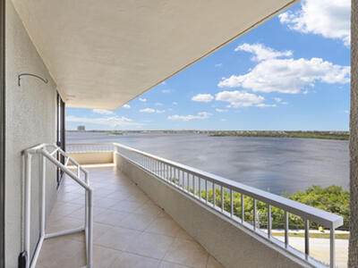 5550 N Ocean Drive, Singer Island, FL 33404