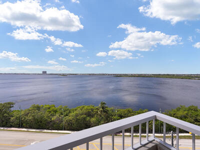 5550 N Ocean Drive, Singer Island, FL 33404