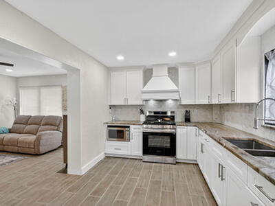 5008 Parker Avenue, West Palm Beach, FL 33405