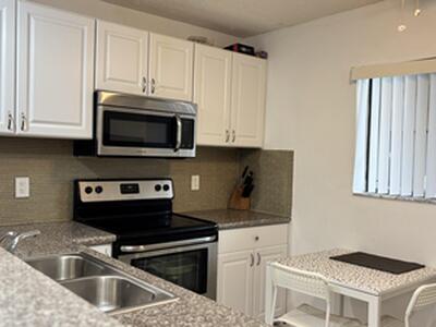 5130 Las Verdes Circle, Delray Beach, FL 33484