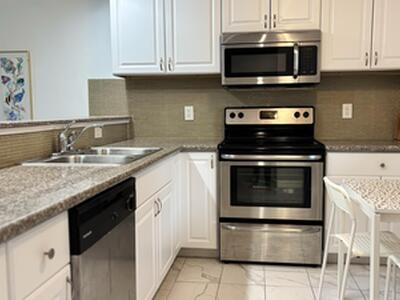 5130 Las Verdes Circle, Delray Beach, FL 33484