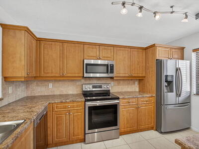 270 Captains Walk, Delray Beach, FL 33483