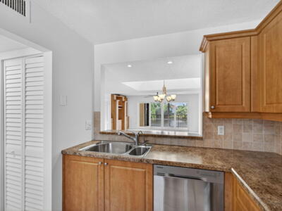 270 Captains Walk, Delray Beach, FL 33483