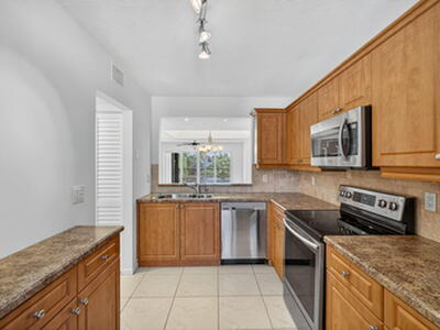 270 Captains Walk, Delray Beach, FL 33483