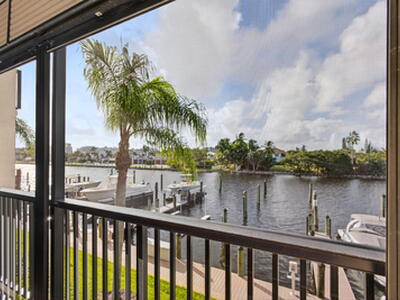 270 Captains Walk, Delray Beach, FL 33483