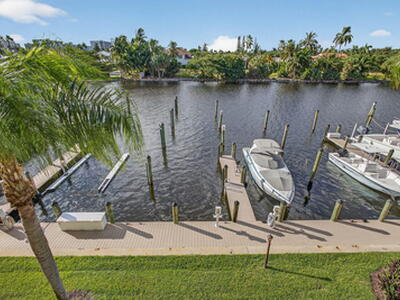 270 Captains Walk, Delray Beach, FL 33483