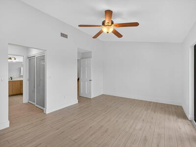 270 Captains Walk, Delray Beach, FL 33483