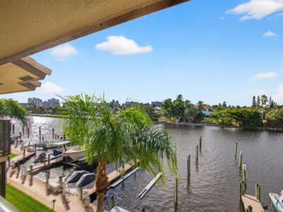 270 Captains Walk, Delray Beach, FL 33483