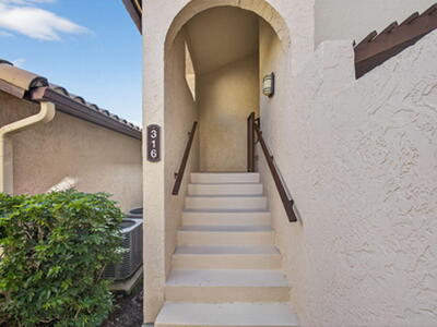 270 Captains Walk, Delray Beach, FL 33483