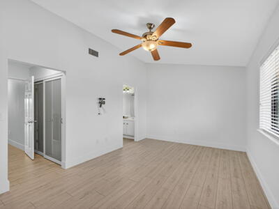 270 Captains Walk, Delray Beach, FL 33483