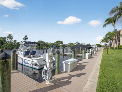 270 Captains Walk, Delray Beach, FL 33483