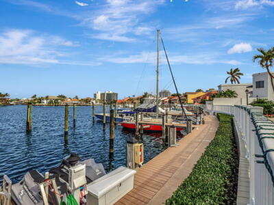 270 Captains Walk, Delray Beach, FL 33483