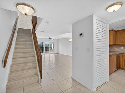 270 Captains Walk, Delray Beach, FL 33483