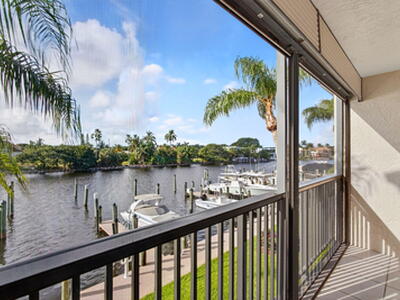 270 Captains Walk, Delray Beach, FL 33483