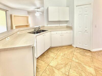 332 SW Glenwood Drive, Port Saint Lucie, FL 34984