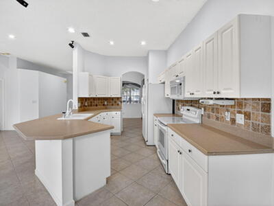 7975 Rockford Road, Boynton Beach, FL 33472