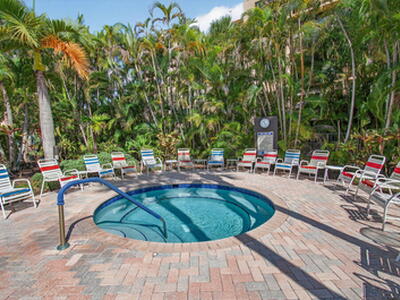 600 Egret Circle, Delray Beach, FL 33444