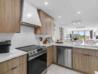 600 Egret Circle, Delray Beach, FL 33444