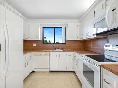 7770 Tahiti Lane, Lake Worth, FL 33467