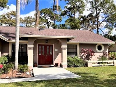 1572 Primrose Lane, Wellington, FL 33414