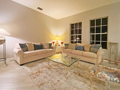 714 Pinehurst Way, Palm Beach Gardens, FL 33418