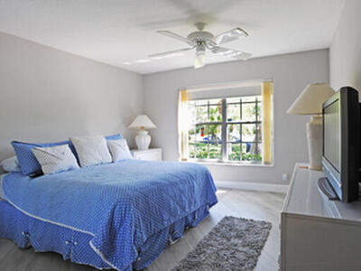 714 Pinehurst Way, Palm Beach Gardens, FL 33418