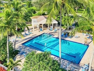 714 Pinehurst Way, Palm Beach Gardens, FL 33418
