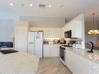 714 Pinehurst Way, Palm Beach Gardens, FL 33418