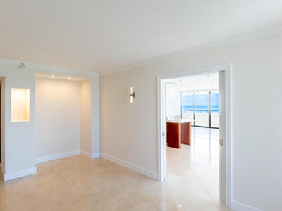 5070 N Ocean Drive, Singer Island, FL 33404
