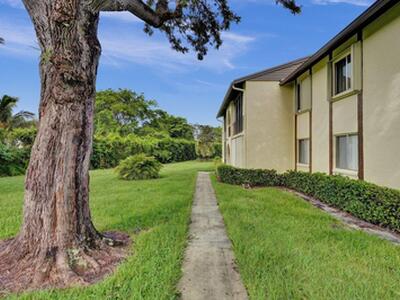 5900 Whispering Pine Way, Greenacres, FL 33463