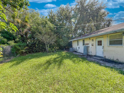 3075 Floweva Street, Palm Springs, FL 33406