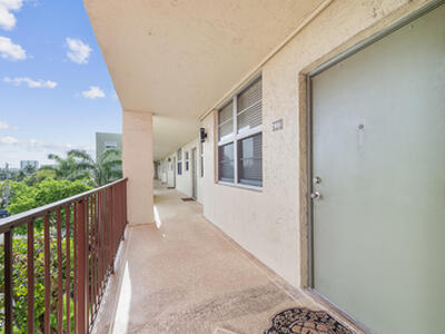 2400 NE 10th Street, Pompano Beach, FL 33062