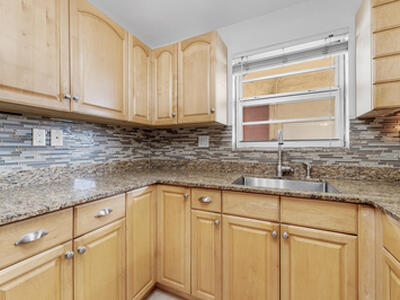 2400 NE 10th Street, Pompano Beach, FL 33062