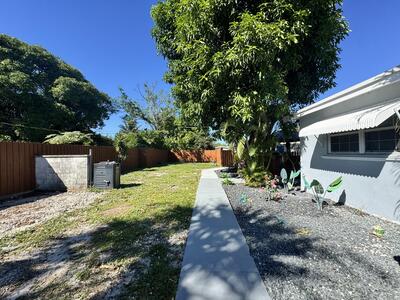 919 Laurel Drive, Lake Park, FL 33403