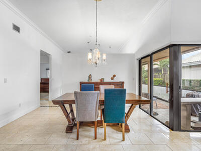 6100 Manchester Lane, Davie, FL 33331