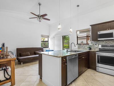 6100 Manchester Lane, Davie, FL 33331