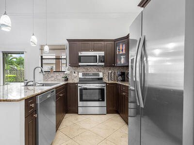 6100 Manchester Lane, Davie, FL 33331