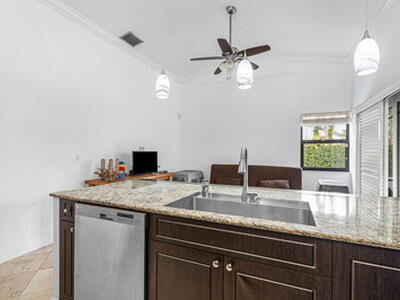 6100 Manchester Lane, Davie, FL 33331