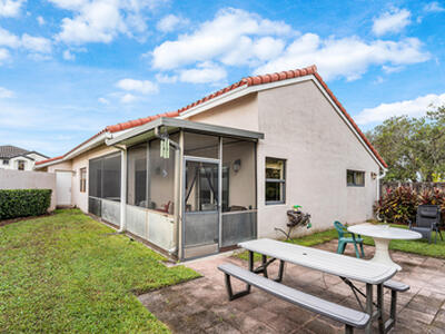 6100 Manchester Lane, Davie, FL 33331