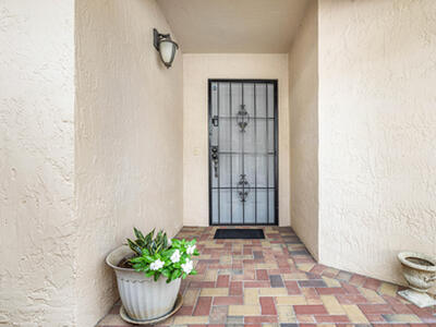 6100 Manchester Lane, Davie, FL 33331