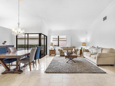 6100 Manchester Lane, Davie, FL 33331